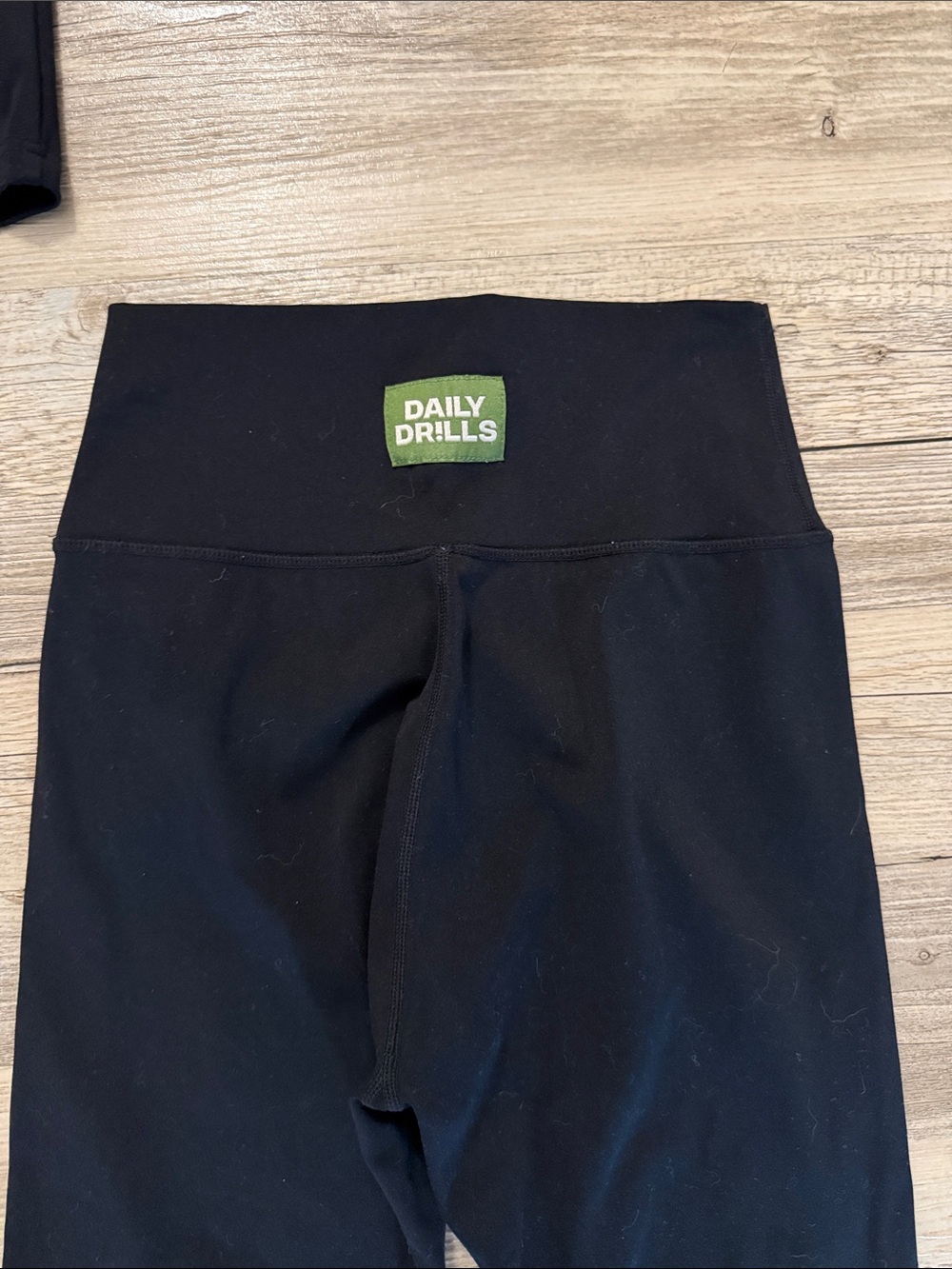 DAILY DRILLS! Brand new size small legging set - Picture 5 of 7